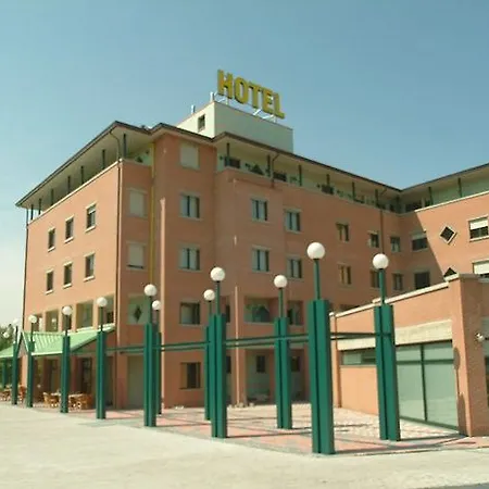 Leonardo ホテル 3*