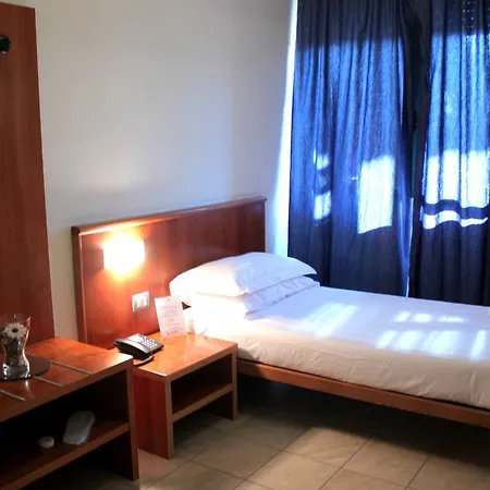 ホテル Leonardo 3*