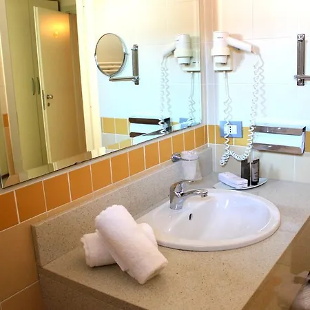 ホテル Leonardo 3*