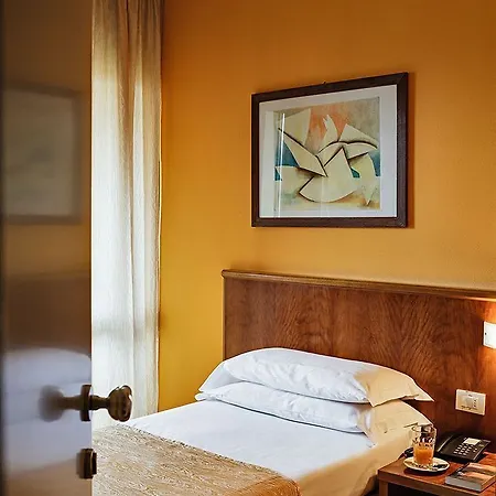 ホテル Leonardo 3*